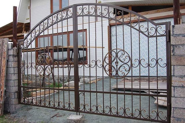 кованые и сварные ворота Дубна